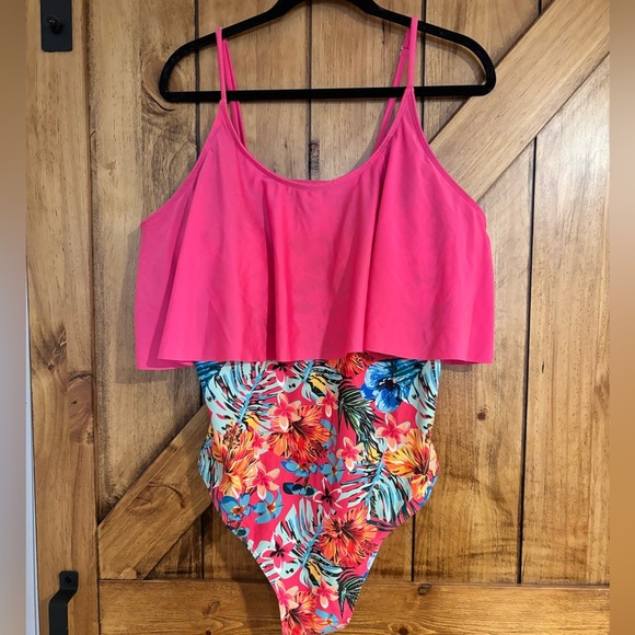 Women’s Plus Size 1 Piece Hot Pink And Floral Swimsuit - Size 3x - Picture 1 of 5